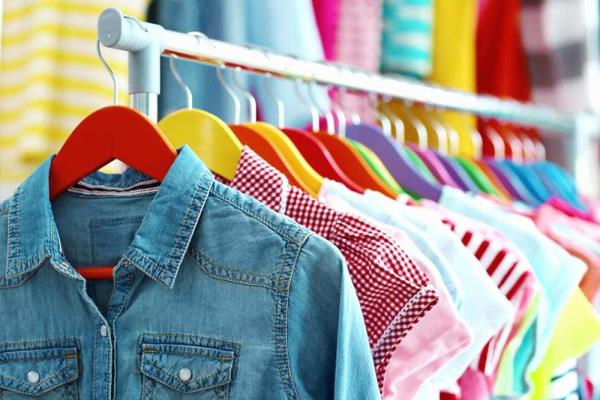 افزایش تقاضا برای خرید لباس دست دوم در کاشان